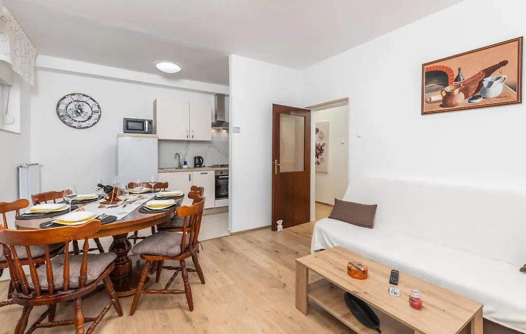 Apartman Nora Mucici Apartment
